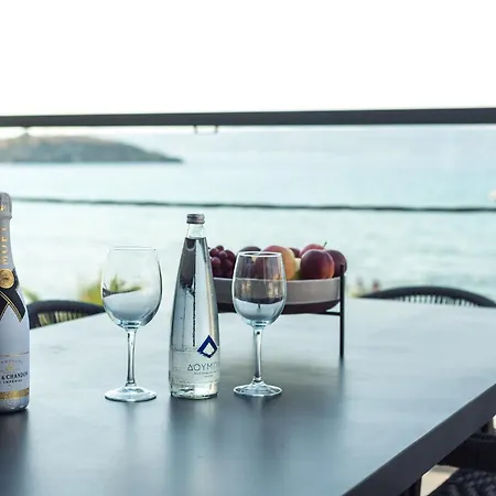 Peristeres Luxury Next To The Sea - By Apokoras Appartement Almirida