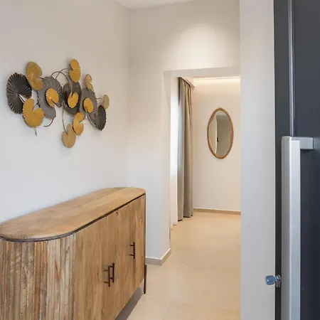 Appartement Peristeres Luxury Next To The Sea - By Apokoras *